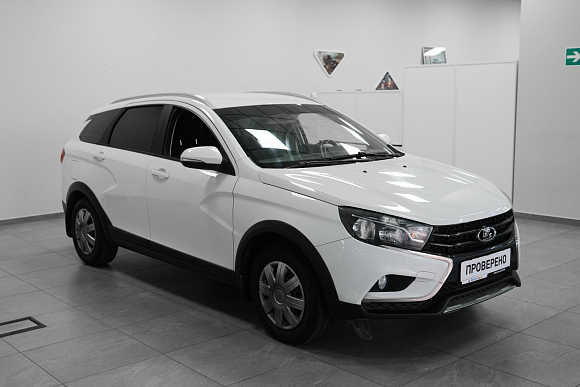 Lada (ВАЗ) Vesta Luxe Multimedia, 2021 года, пробег 183000 км