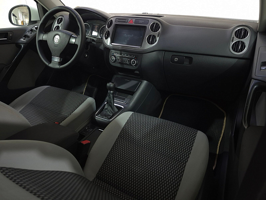 Volkswagen Tiguan Trend&Fun, 2009 года, пробег 215365 км