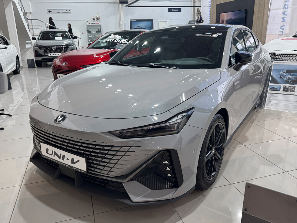 Changan UNI-V LX, серебряный