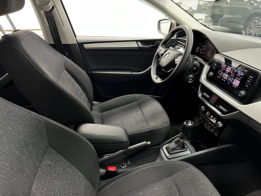 Skoda Rapid Style, 2021 года, пробег 107800 км