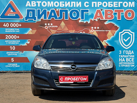 Opel Astra, 2011 года, пробег 275000 км