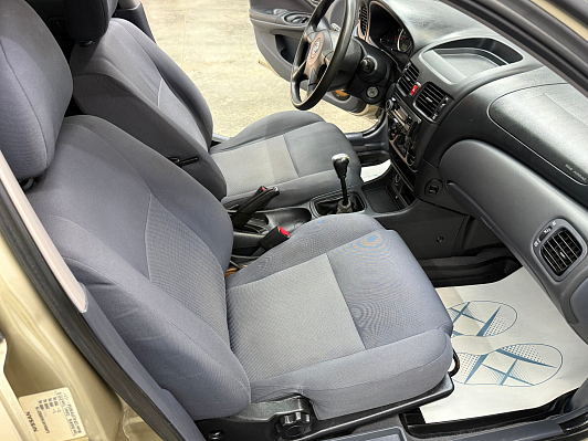 Nissan Almera, 2004 года, пробег 237670 км