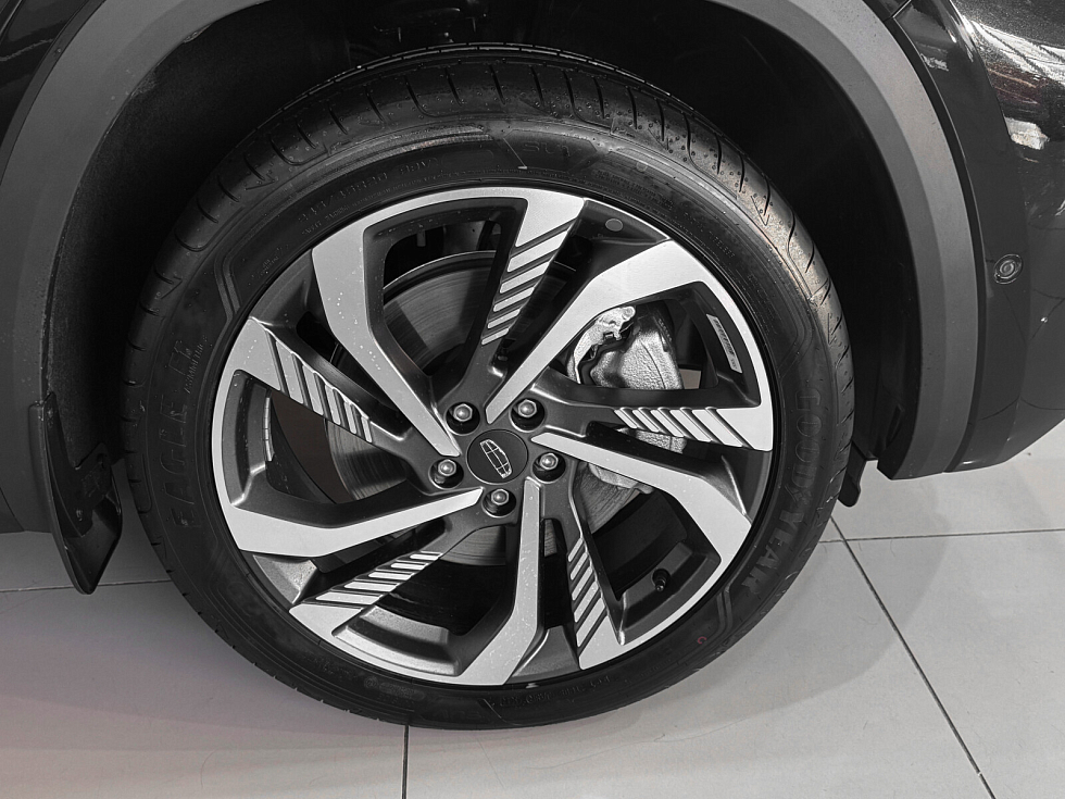 Geely Monjaro Люкс (2023-2025), черный