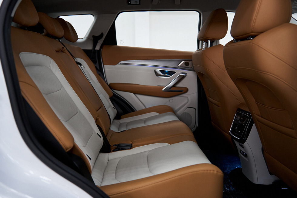 JETOUR X70+ Комфорт, белый