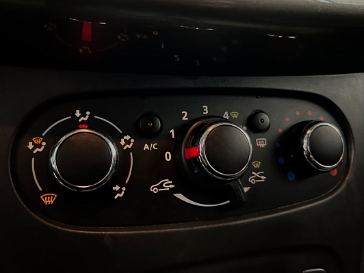 Renault Logan Life, 2020 года, пробег 131000 км