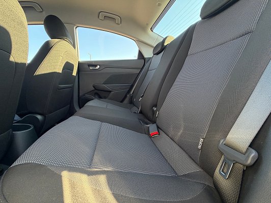 Hyundai Solaris Специальная Серия "10 лет" + Comfort, 2021 года, пробег 13000 км