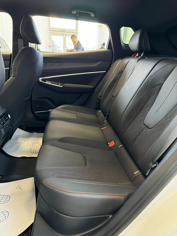 Geely Cityray Флагман, белый