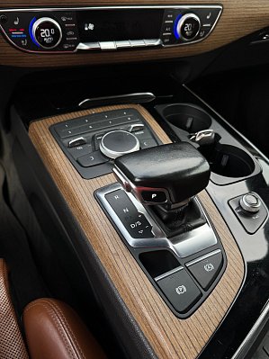 Audi Q7 Business, 2017 года, пробег 292164 км
