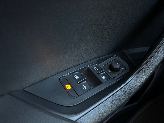 Skoda Karoq Active, 2022 года, пробег 242000 км