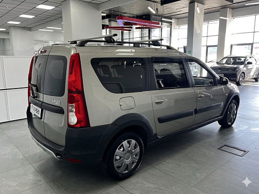 Lada (ВАЗ) Largus Luxe (5 мест), 2018 года, пробег 185000 км