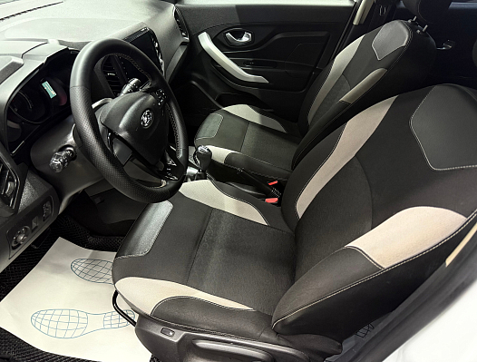 Lada (ВАЗ) XRAY Exclusive (2018), 2017 года, пробег 179484 км