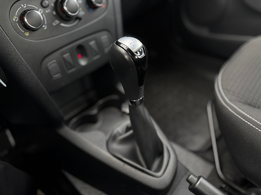 Renault Logan Drive, 2021 года, пробег 69977 км