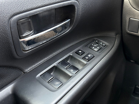 Mitsubishi Outlander Instyle, 2013 года, пробег 364136 км