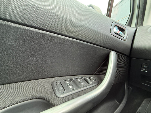 Peugeot 408, 2013 года, пробег 198750 км