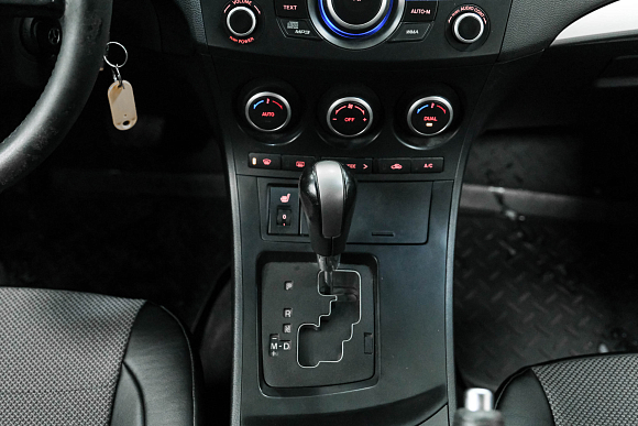 Mazda 3 Touring Plus, 2012 года, пробег 156000 км