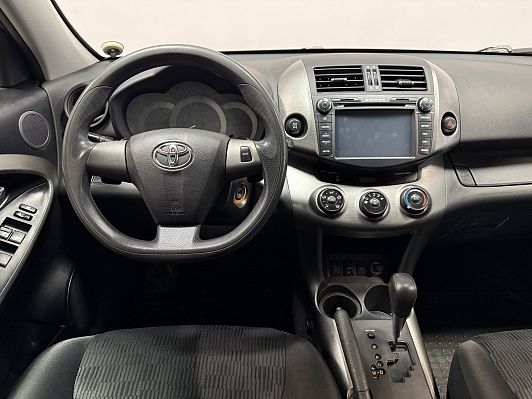 Toyota RAV4, 2011 года, пробег 196500 км