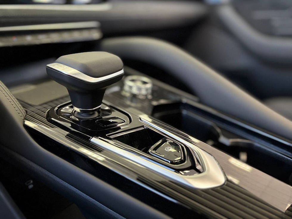 Geely Monjaro Exclusive, серый