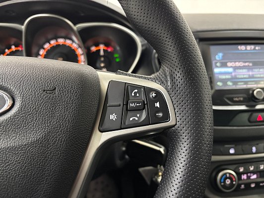 Lada (ВАЗ) Vesta Luxe Multimedia (2019-2021), 2019 года, пробег 111628 км