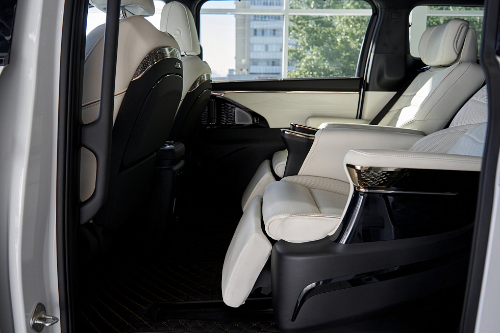 GAC M8 GX Premium, белый