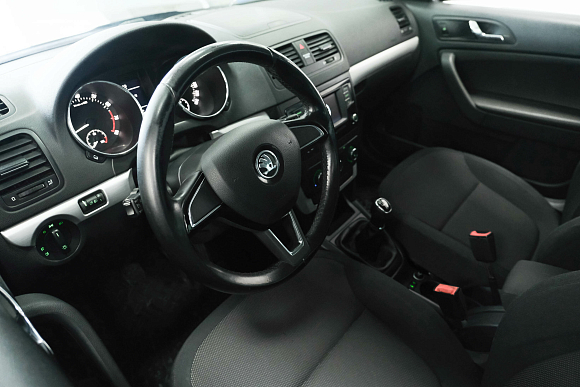 Skoda Yeti Ambition, 2015 года, пробег 124215 км