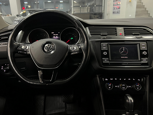 Volkswagen Tiguan, 2018 года, пробег 124000 км