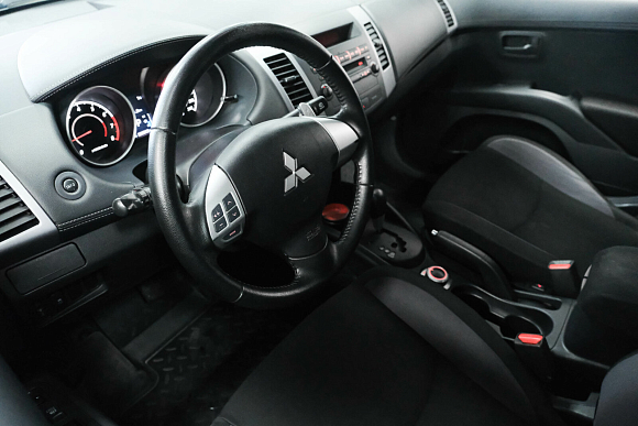 Mitsubishi Outlander Instyle, 2012 года, пробег 230795 км