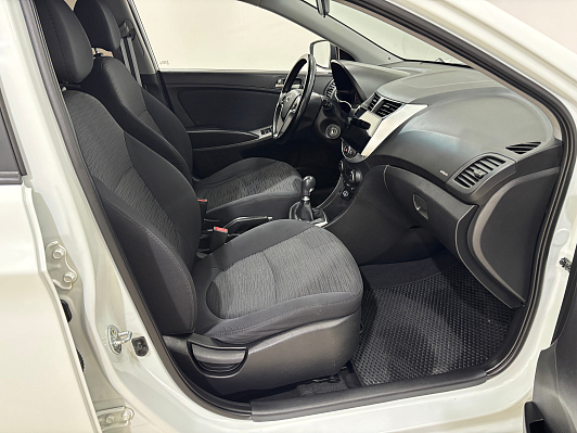 Hyundai Solaris, 2016 года, пробег 200428 км