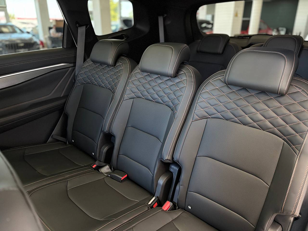 Geely Okavango Flagship, белый