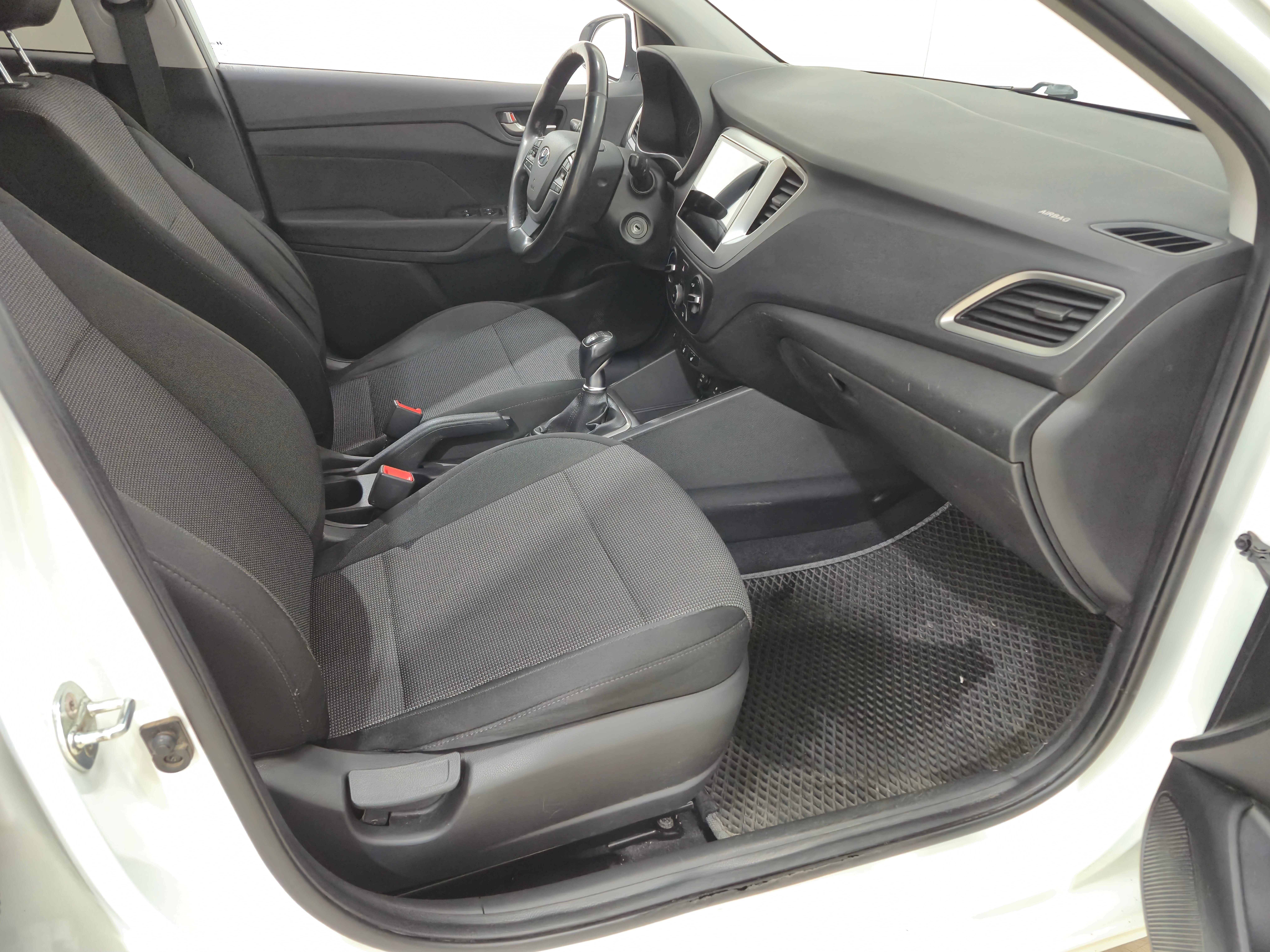 Hyundai Solaris Active, 2017 года, пробег 149526 км