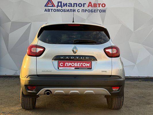 Renault Kaptur Play, 2017 года, пробег 150000 км