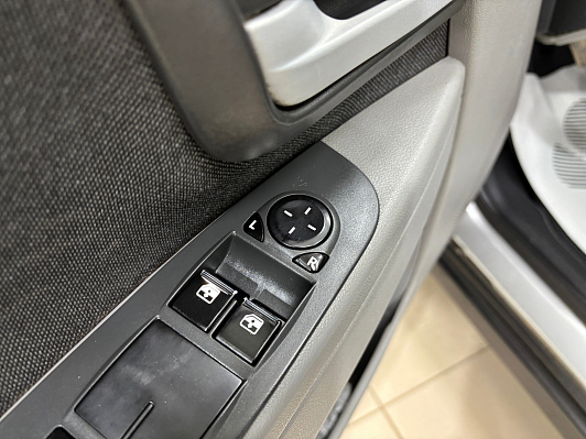 Lada (ВАЗ) Priora Люкс, 2011 года, пробег 176731 км