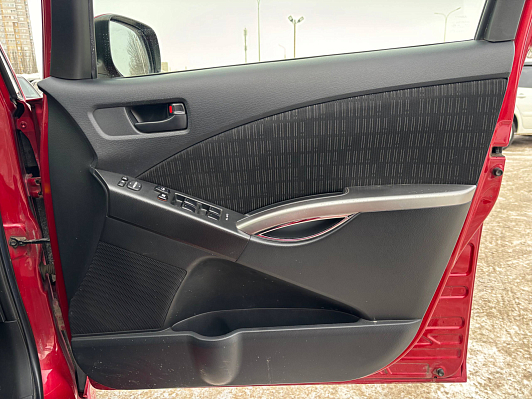 Toyota ISis, 2013 года, пробег 117800 км