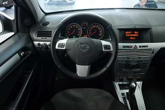 Opel Astra, 2014 года, пробег 188378 км