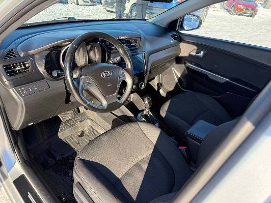 Kia Rio Luxe, 2015 года, пробег 151184 км