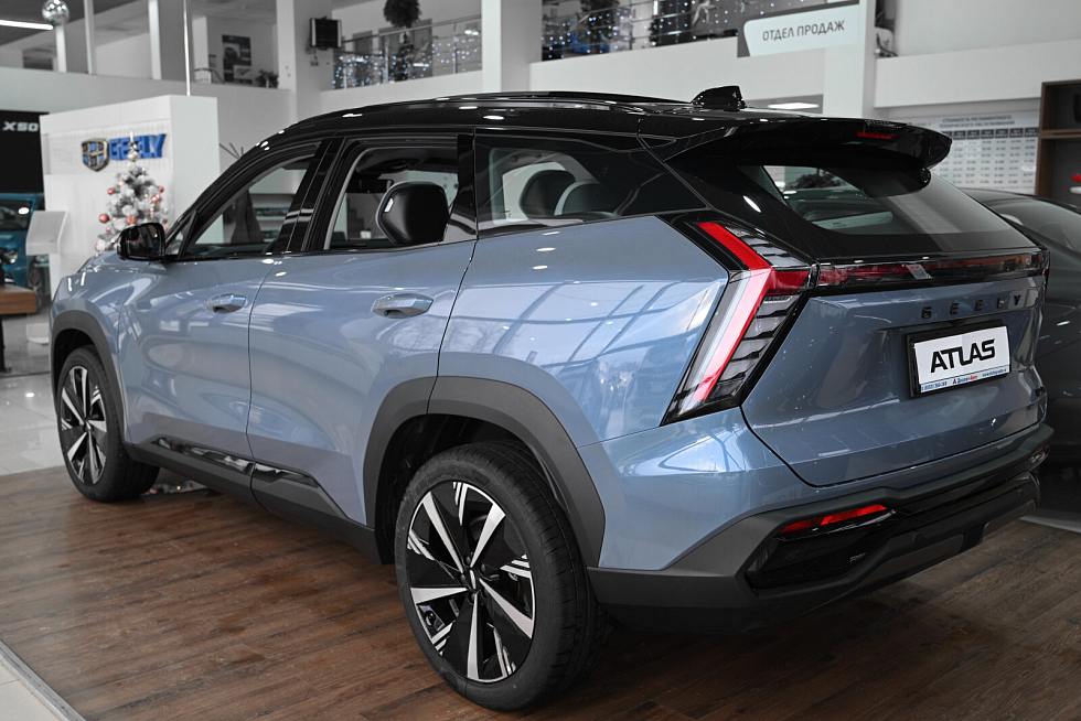 Geely Atlas Спорт, голубой