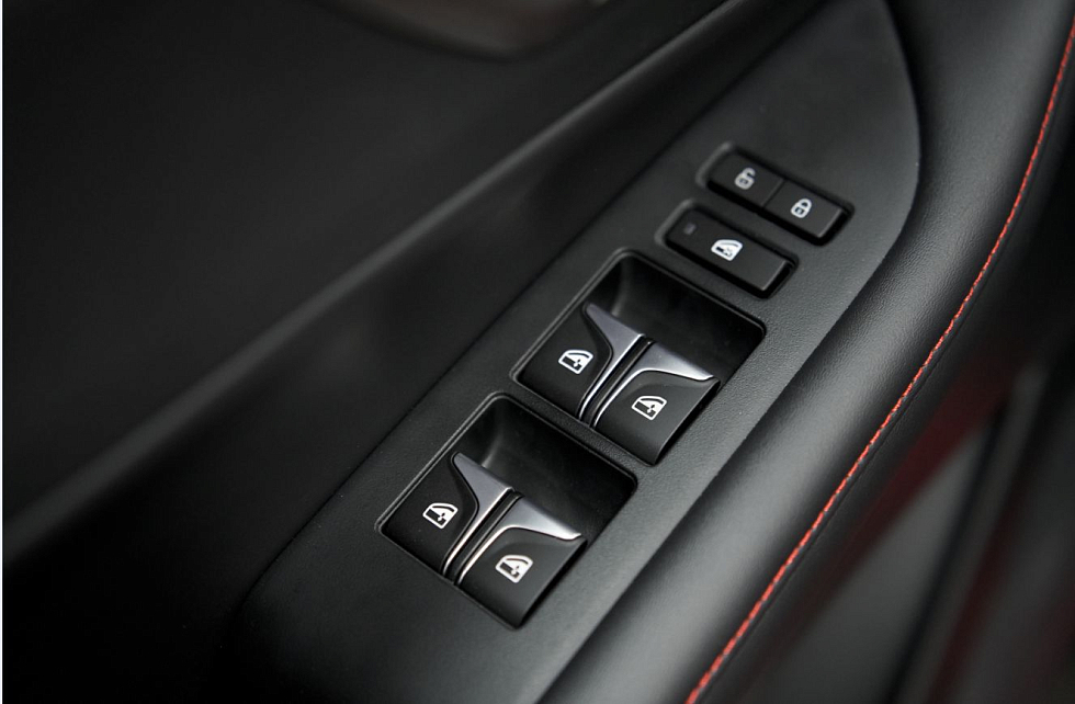 Omoda C7 Актив, серебряный