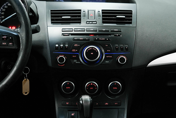 Mazda 3 Touring Plus, 2012 года, пробег 156000 км