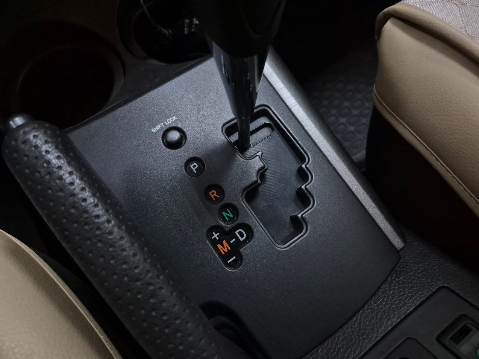 Toyota RAV4, 2011 года, пробег 191628 км