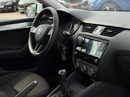Skoda Octavia Ambition Plus, 2021 года, пробег 130205 км