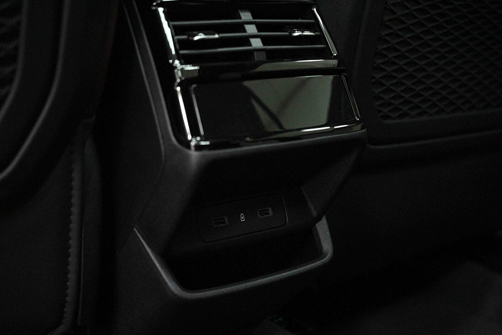 Geely Monjaro Flagship (2023-2025), черный