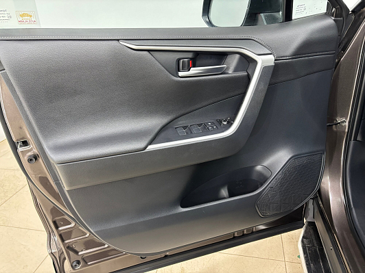 Toyota RAV4 Комфорт, 2020 года, пробег 105140 км