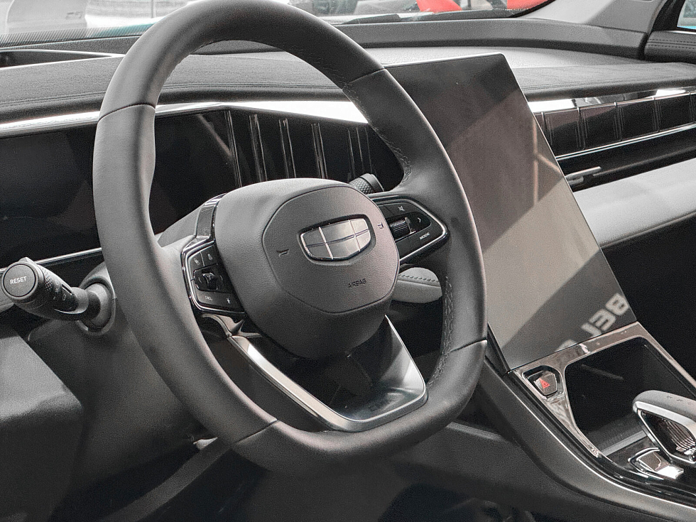 Geely Atlas Флагман, зеленый