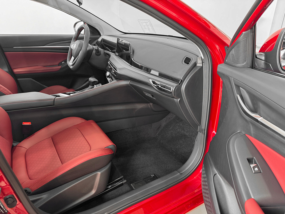 Changan Eado Plus Техно, красный