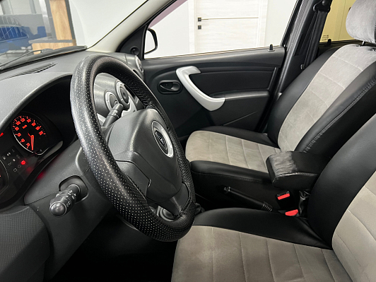 Renault Logan Expression, 2014 года, пробег 140000 км