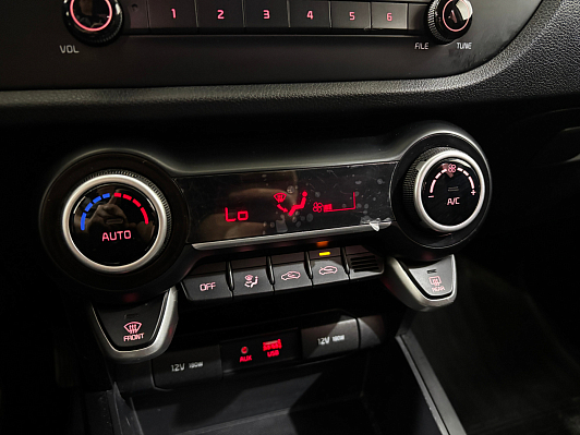 Kia Rio Luxe, 2019 года, пробег 81400 км