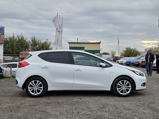 Kia Ceed Luxe, 2015 года, пробег 177299 км