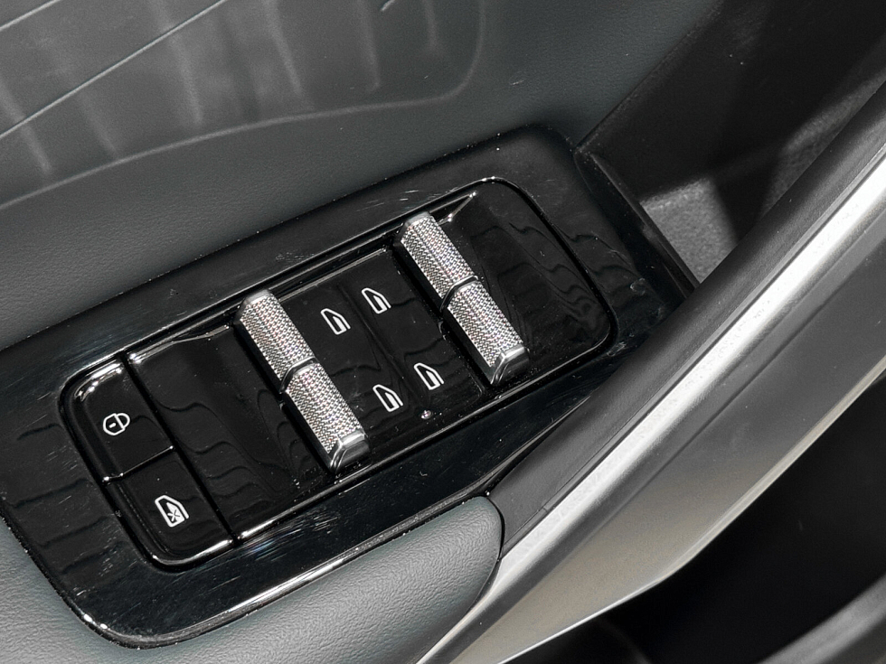 Geely Atlas Флагман, зеленый