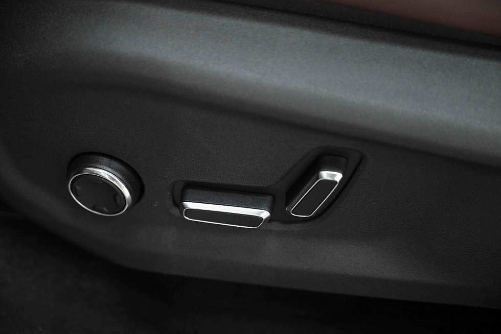 Geely Monjaro Exclusive (2023-2025), черный