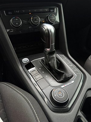 Volkswagen Tiguan, 2018 года, пробег 131067 км