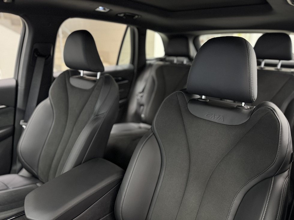 Geely Monjaro Luxury, серый